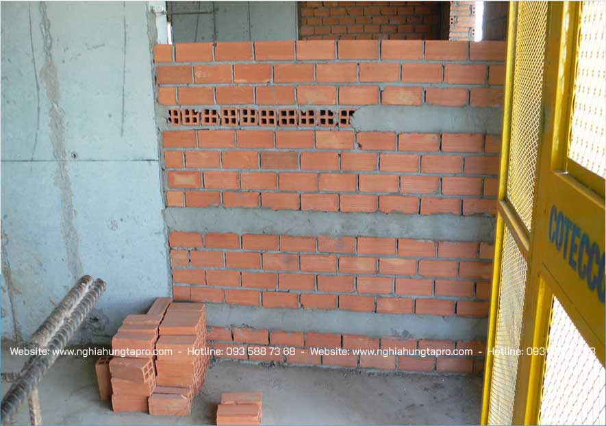Với tường 200 cứ cách 4-5 hàng gạch doc, xây 1 hàng gạch ngang liên kết